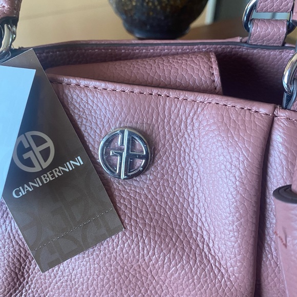 MAKE AN OFFER ✅ Giani Bernini leather bag - Picture 6 of 15